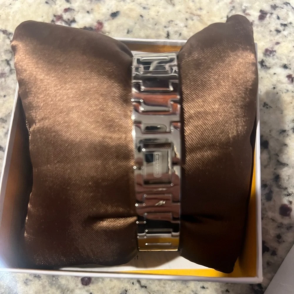 New Coach C Link Watch! Never been used